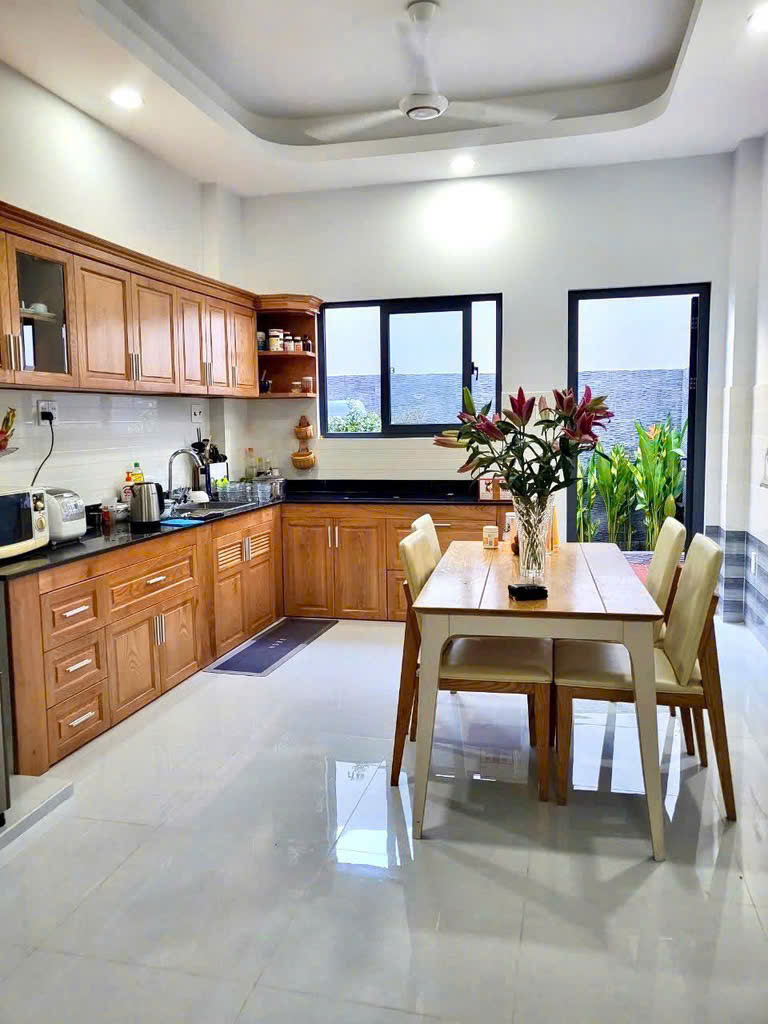 NHÀ 1 SẸC  4 TẦNG ĐƯỜNG 7M, PHÍA SAU ĐH NGÂN HÀNG, DT 4*16M, NHỈNH 8 Tỷ TL